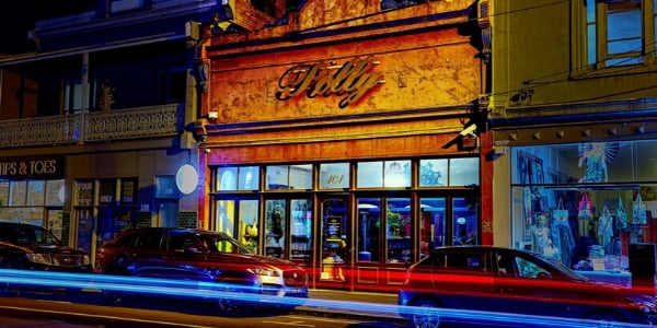 Polly Cocktail Lounge
