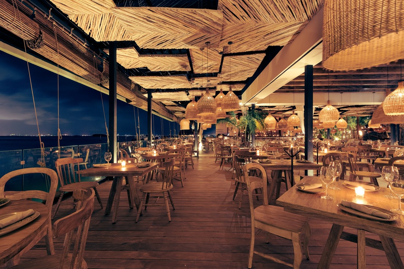 Best restaurants for a romantic dinner in Cancun