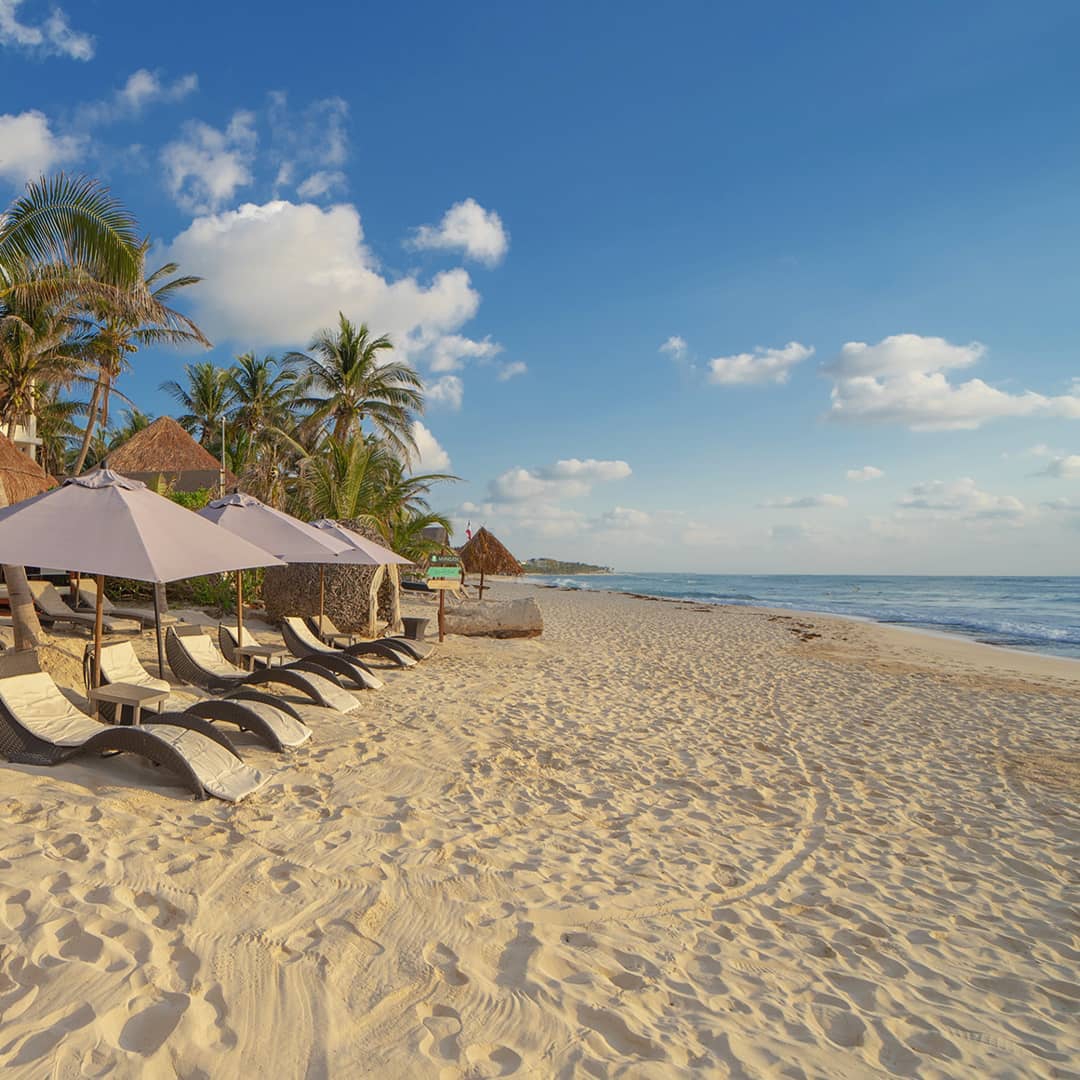 El mejor lugar para relajarse en hamacas frente al mar en Riviera Maya