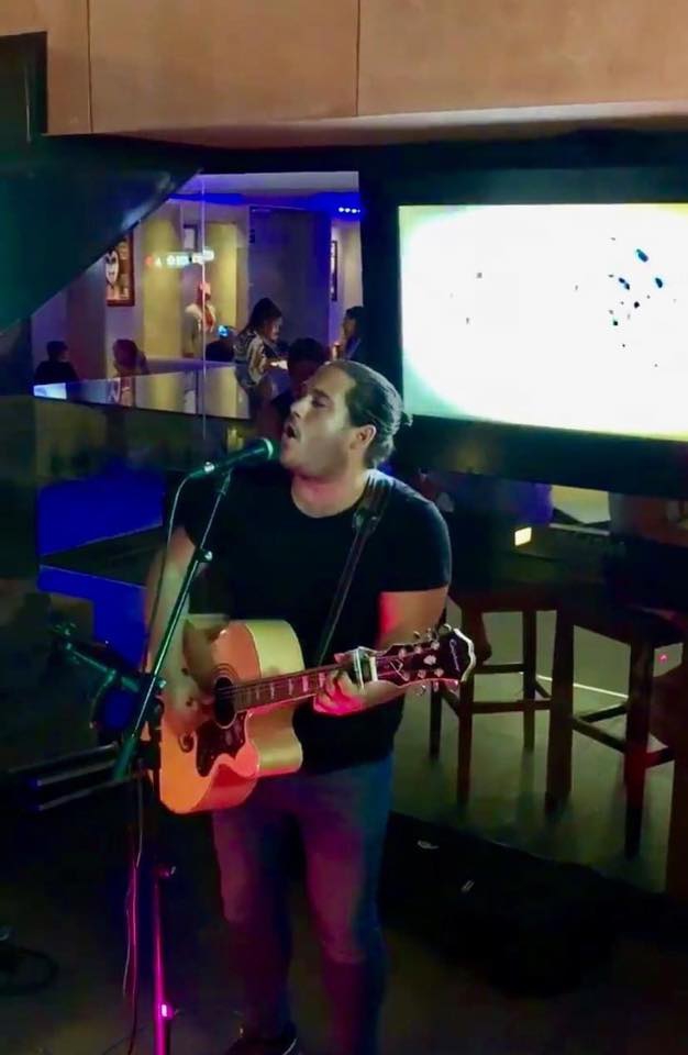 Efren at Hard Rock Cafe