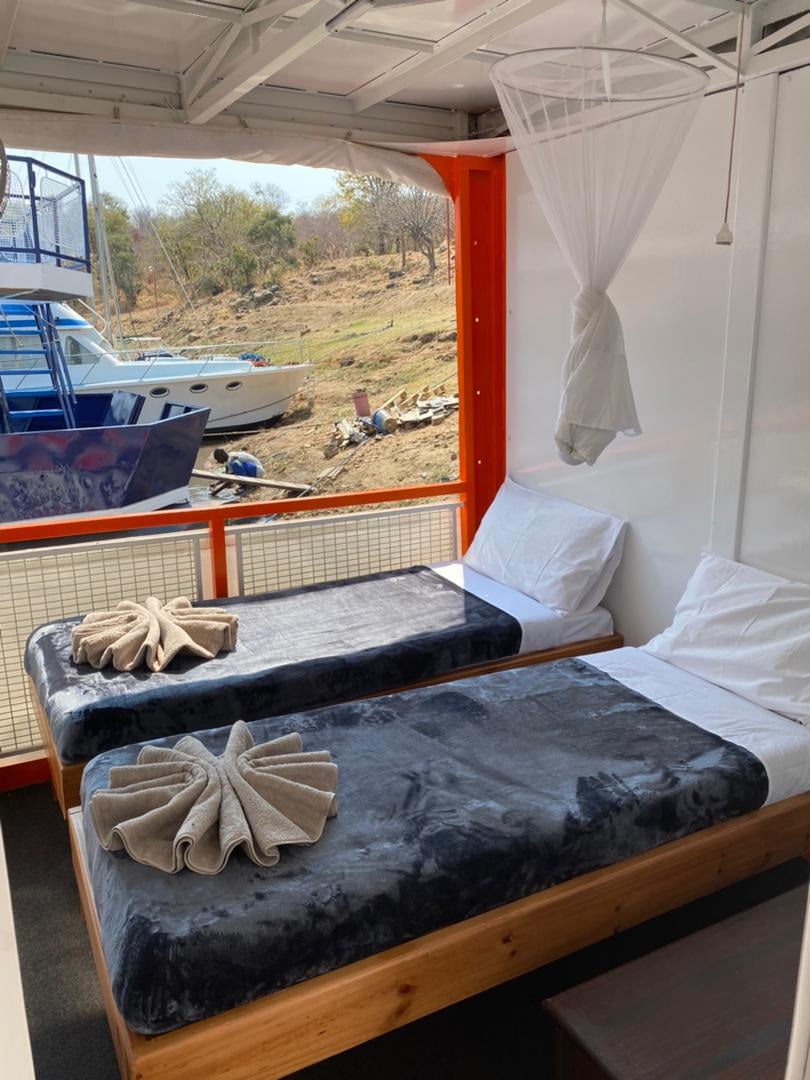 Best Middle Of The Range Houseboats