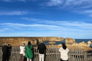 Melbourne: 12 Apostles Sunset Magic Great Ocean Road Tour