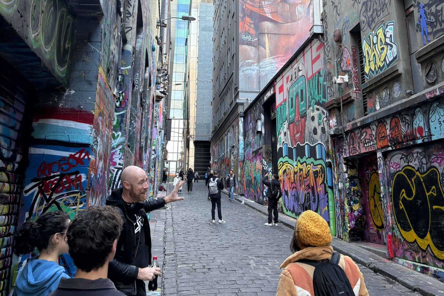 Tour de arte, callejuelas, salón recreativo y cultura