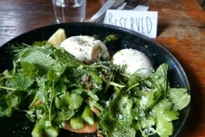 Melbourne: Cafe Culture Walk (small group/max 8 guests)