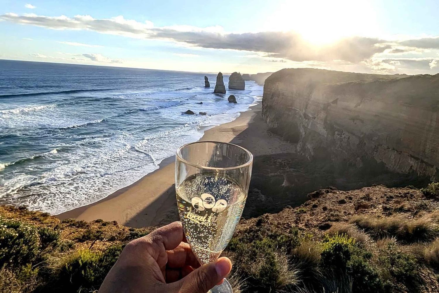 Melbournesta: Great Ocean Road, dingot, kuohuviini ja lounas