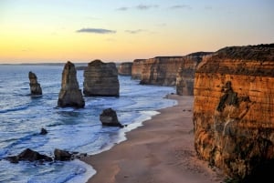 From Melbourne: Great Ocean Road Private Guided Tour by Car