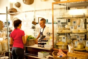 From Melbourne: Yarra Valley Chandon Cheese & Kangaroos Tour