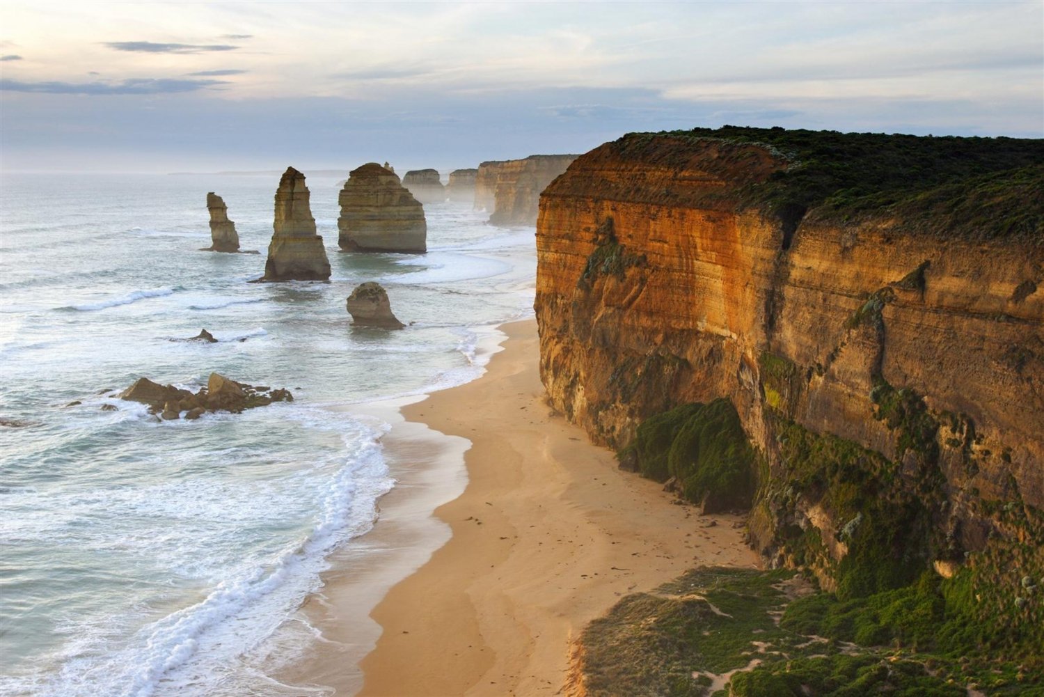 Great Ocean Road & 12 Apostles Classic Tour from Melbourne