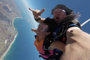 Melbourne: Great Ocean Road Tandem Skydive with Transfer