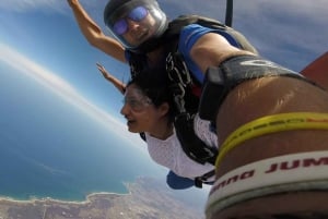 Melbourne: Great Ocean Road Tandem Skydive with Transfer