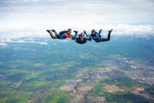 Melbourne: Great Ocean Road Tandem Skydive with Transfer