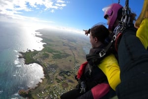 Great Ocean Road: Skydive over the Twelve Apostles