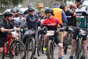 Melbourne: 1-Day Mountain Biking Adventure with Lunch