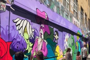 Melbourne: Art in the Streets Walking Tour with Drink