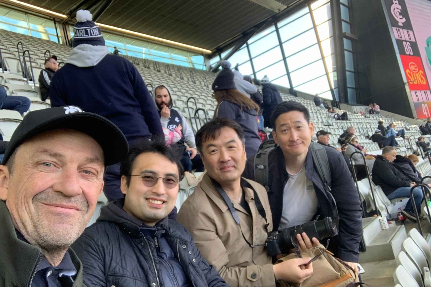 Melbourne : match de football australien et visite à pied