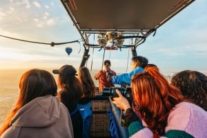 Melbourne: Balloon Flight at Sunrise with Breakfast