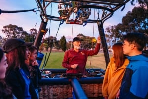 Melbourne: Balloon Flight at Sunrise with Breakfast