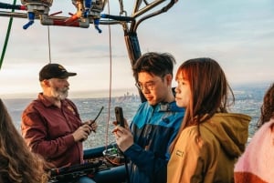 Melbourne: Balloon Flight at Sunrise with Breakfast