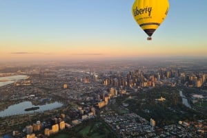 Melbourne: Lot balonem o wschodzie słońca ze śniadaniem