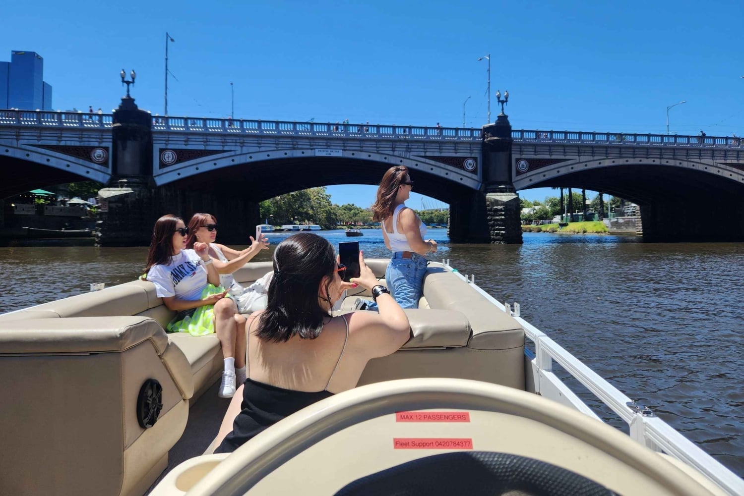 Melbourne: Boat Rental with BBQ and Drinks