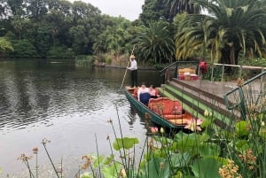 Melbourne: Botanic Gardens & Sports Precinct Walking Tour