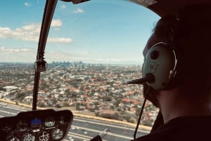 Melbourne: Private City Skyline and Bay Helicopter Ride