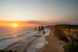 Melbourne: Helicopter Tour to 12 Apostles & Great Ocean Rd