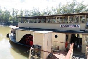 Melbourne: Murray River Paddle Steamer, Wildlife & Silo Art