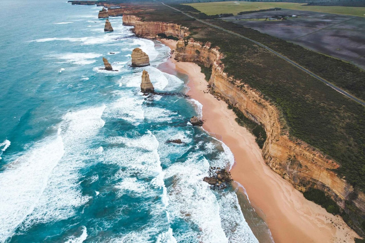 Melbourne: Private Great Ocean Road day tour with lunch!