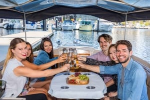 Melbourne: Private Yarra River Cruise w/ Cheese & Wine