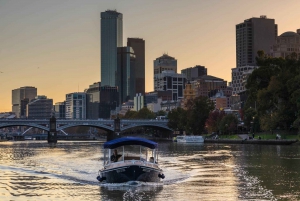 Melbourne: Private Yarra River Cruise w/ Cheese & Wine