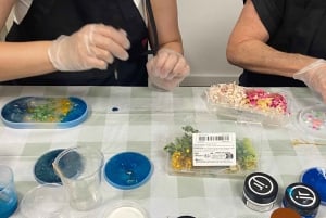 Melbourne: Resin Art Classes - Cheeseboard & Coasters