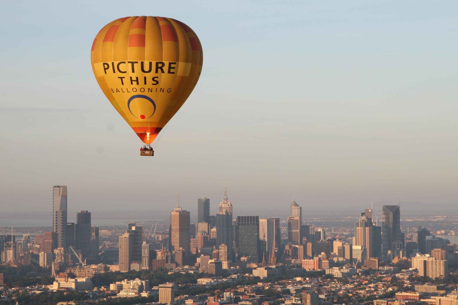 Melbourne: Experiencia en globo aerostático al amanecer con desayuno