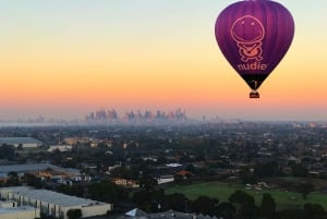 Melbourne: Experiencia en globo aerostático al amanecer con desayuno