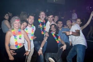 Melbourne: Weekly Bar Crawl: 5 Free shots, Club Entry
