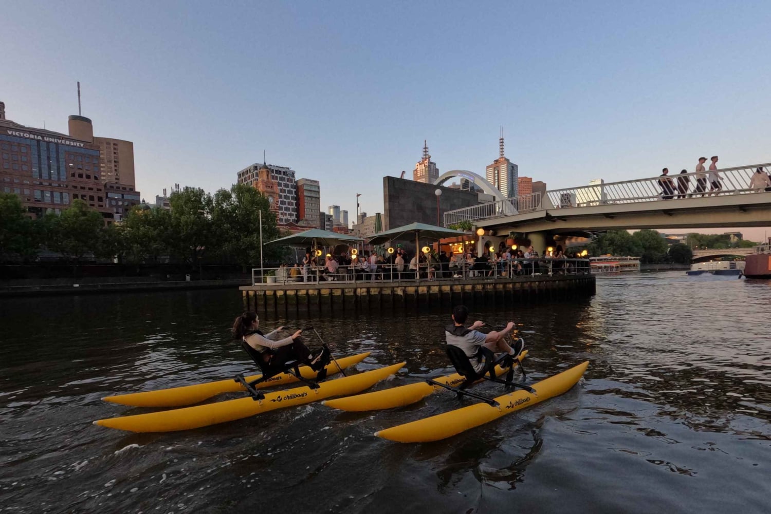 Melbourne: Yarra River Twilight Waterbike Tour