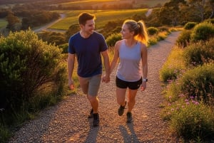 Melbourne: Yarra Valley Hike with Kangaroos & Sunset Picnic