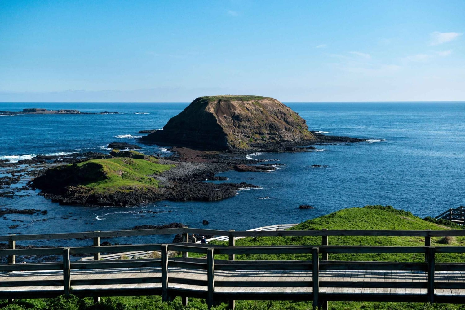 Phillip Islandin pingviinikierros auringonlaskun aikaan