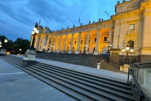 Private: Explore Melbourne CBD & Brighton Beach Boxes.