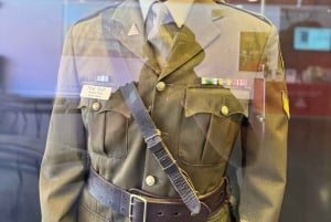 Private: Explore Melbourne CBD & Brighton Beach Boxes.