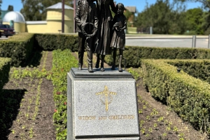 Private: Explore Melbourne CBD & Brighton Beach Boxes.