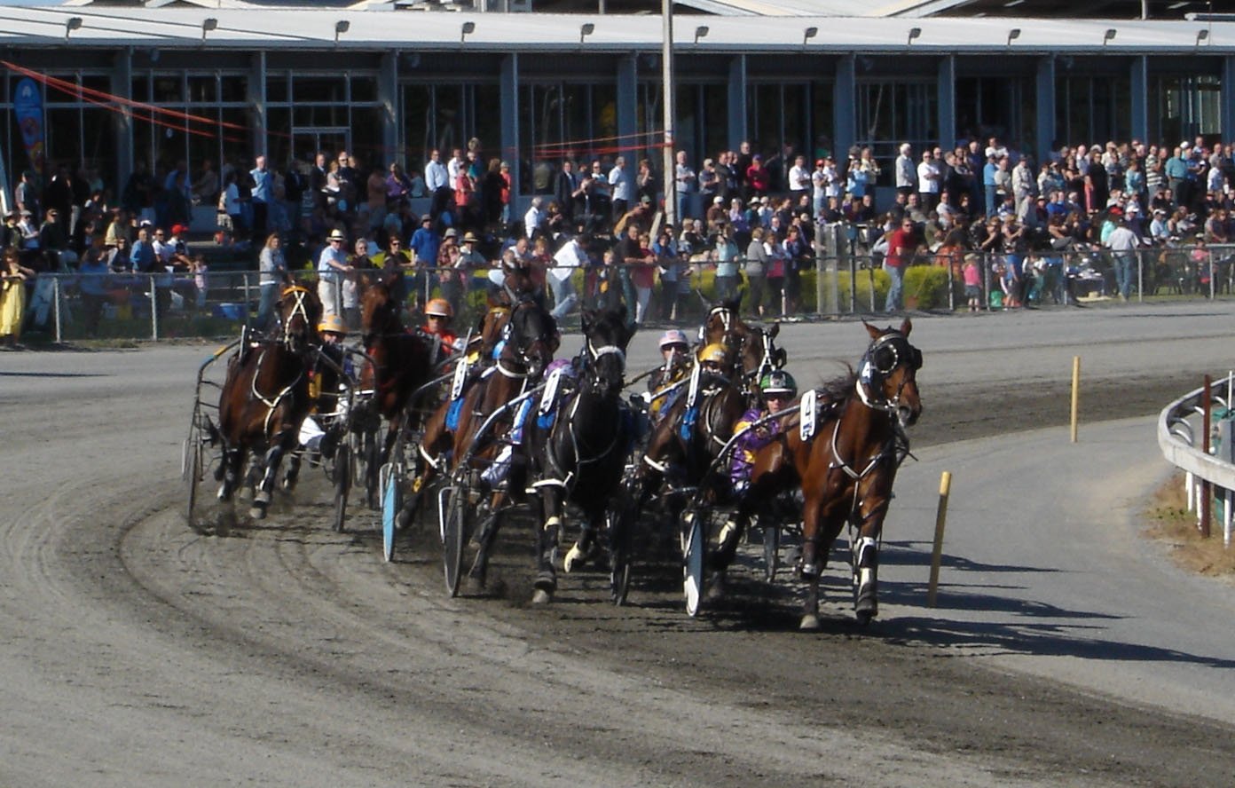 Warragul Cup trotting races Easter Sunday