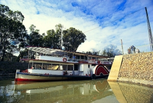 Paddle Steamer : Tourism Victoria