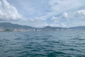Acapulco: Acarey Yacht Cruise with Party