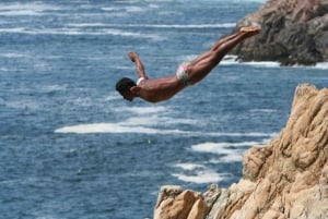 Acapulco: Shopping Tour with Optional High Diver Show