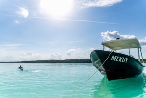 Bacalar: 3 Hour Boat Trip with Swimming & Drinks