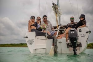 Bacalar: Tour privado en velero de 5 horas y puesta de sol en la Isla de los Pájaros