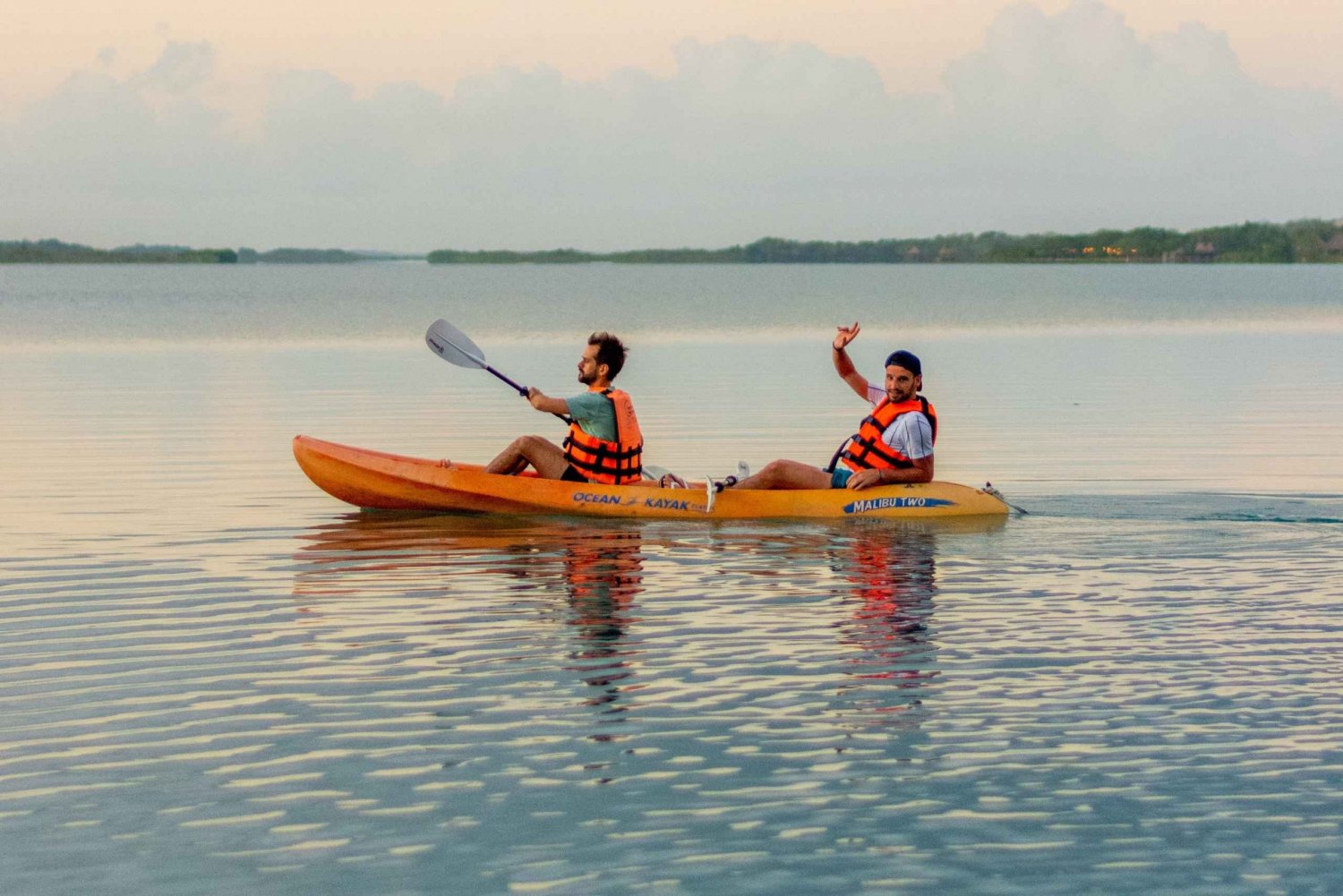 Bacalar: Full Day Kayak Rental in the Lagoon of Seven Colors