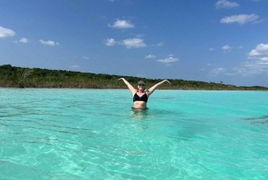 Bacalar: Tour de día completo a la laguna, cenote y paseo en pontón