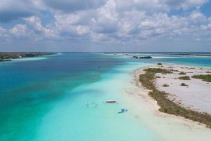 Bacalar: Tour de día completo a la laguna, cenote y paseo en pontón